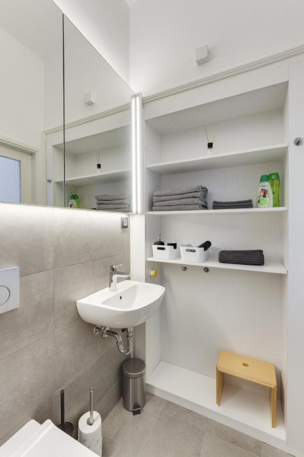 City Center Apartment With Parking Laibach Exterior foto