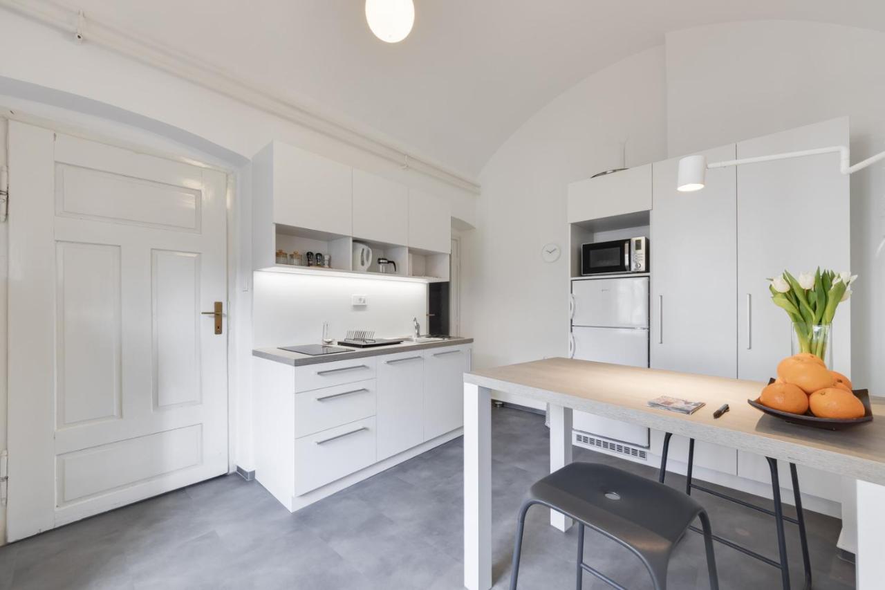 City Center Apartment With Parking Laibach Exterior foto